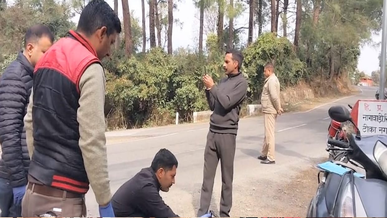 Police personnel deployed at the check post were hit by a vehicle, ASI and constable admitted to hospital