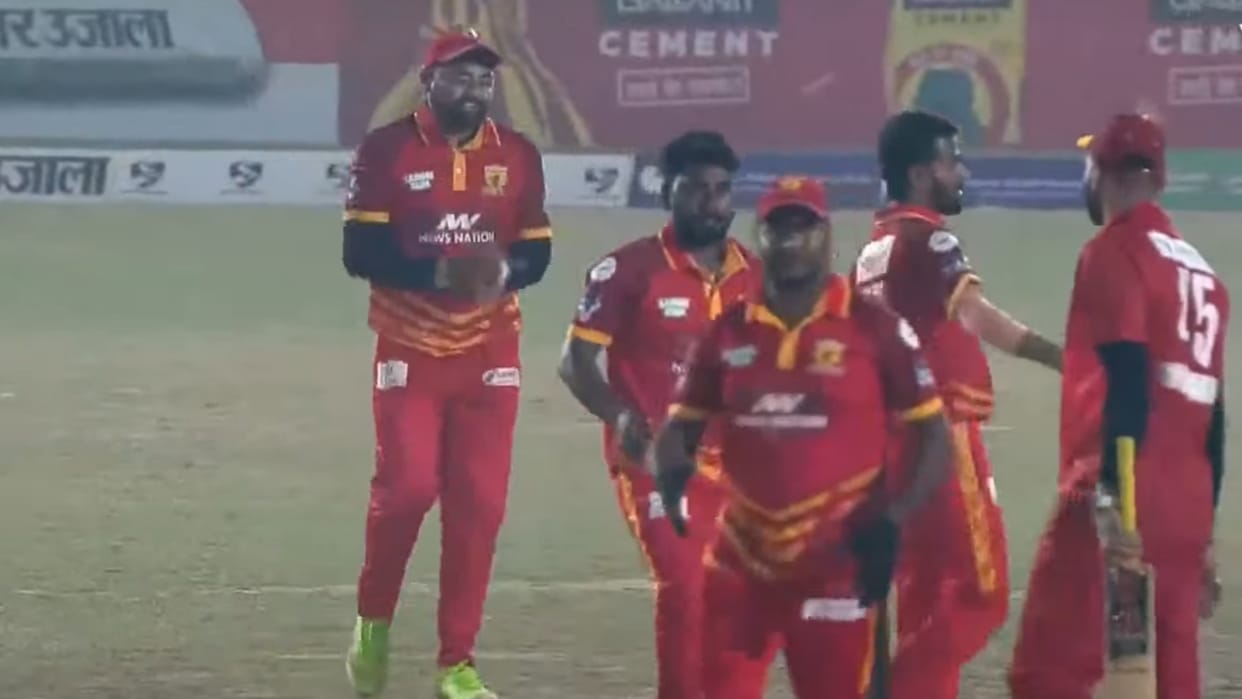 Kashi Knights vs Blasters Jhansi LLC Ten10 Cricket Score Match Result and highlights Updates in Hindi