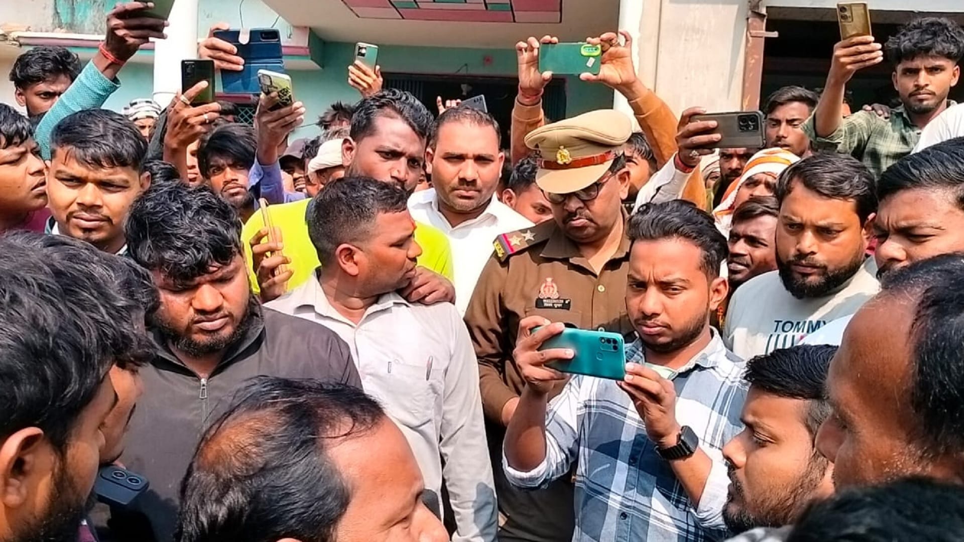 Former state secretary committed suicide blaming Sanjay Nishad in Maharajganj