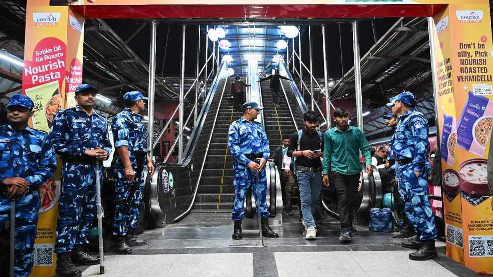 Tight security arrangements at New Delhi station passengers going to MahaKumbh being given entry from gate num