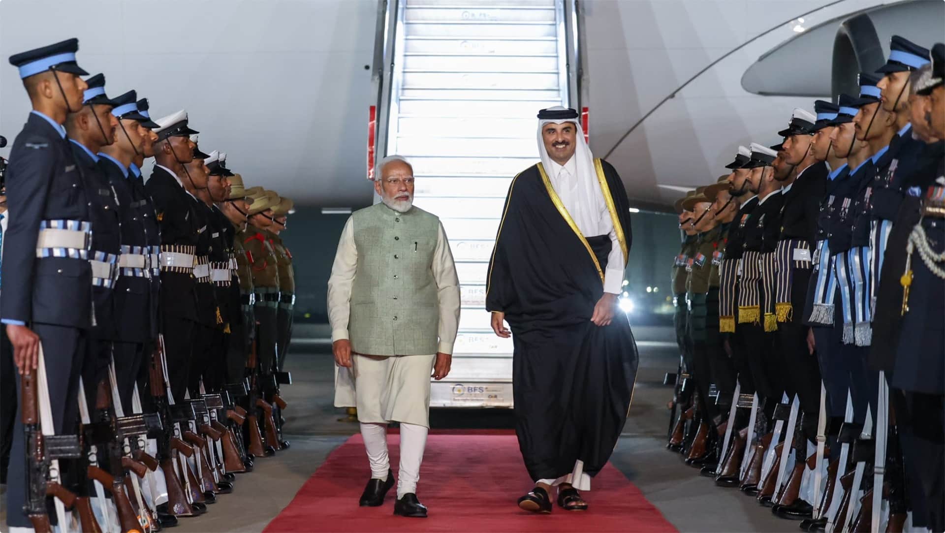 PM Modi went to IGI Airport to receive the Amir of the State of Qatar, Sheikh Tamim Bin Hamad AL Thani