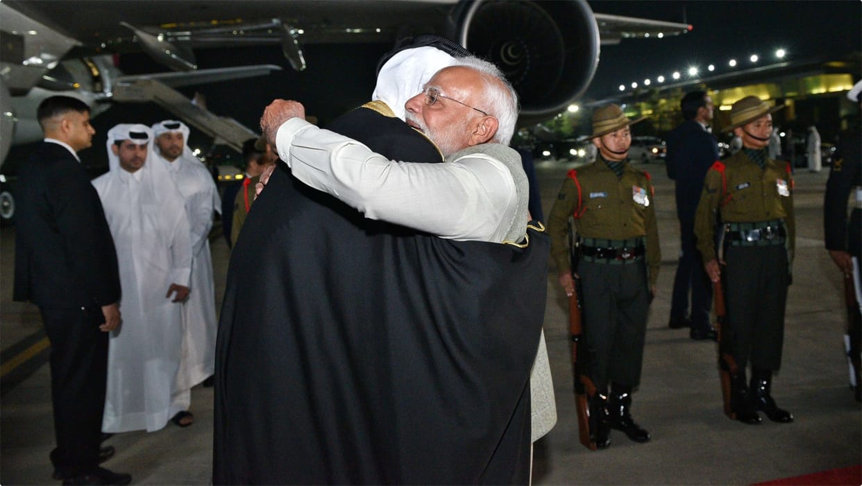 PM Modi went to IGI Airport to receive the Amir of the State of Qatar, Sheikh Tamim Bin Hamad AL Thani