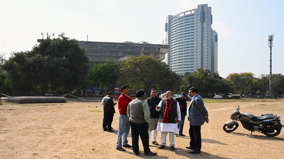 Delhi New CM Preparations for swearing-in ceremony of BJP government begin at Ramlila Maidan