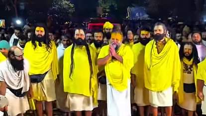 Saint Premanand: संत प्रेमानंद की फिर शुरू हुई पदयात्रा, ब्रजवासियों की खुशी का नहीं रहा ठिकाना Saint Premanand started padyatra again there was no limit to the happiness of the people of Braj