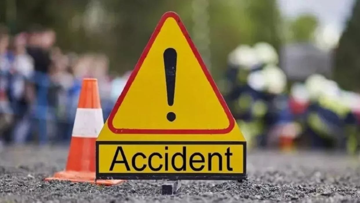 Road Accident In Bilaspur Bike collided with divider on four lane Haridwar youth died