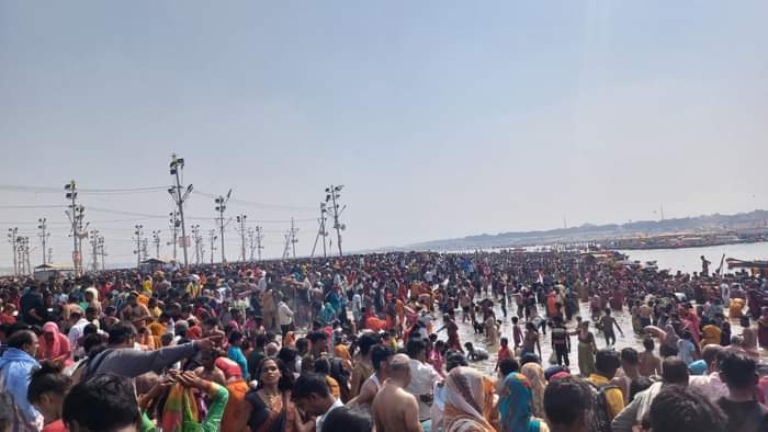 Endless flow of devotion at the Sangam, till now 55 crore devotees have taken a dip in the Mahakumbh.