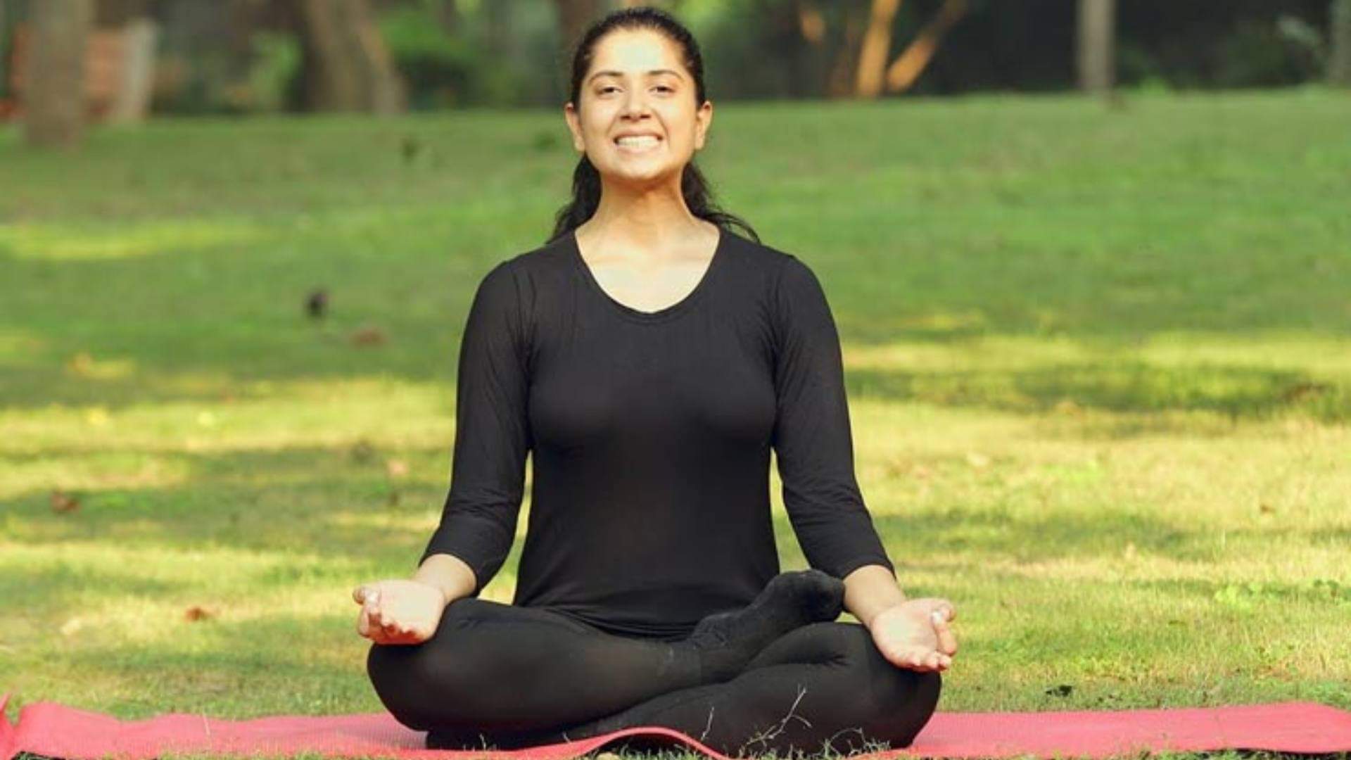 Winter Breathing Yoga For Cold Weather Healthy Lungs in Hindi