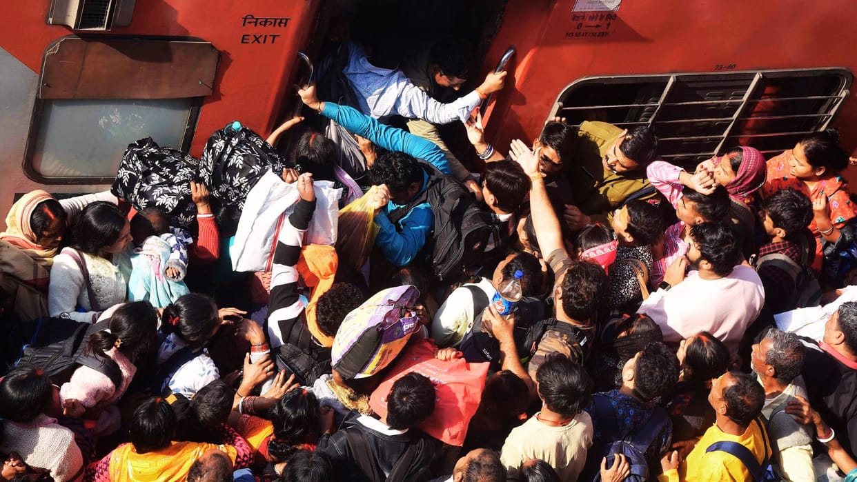 MP stuck in traffic jam in prayagraj vehicles crawled from city to highway