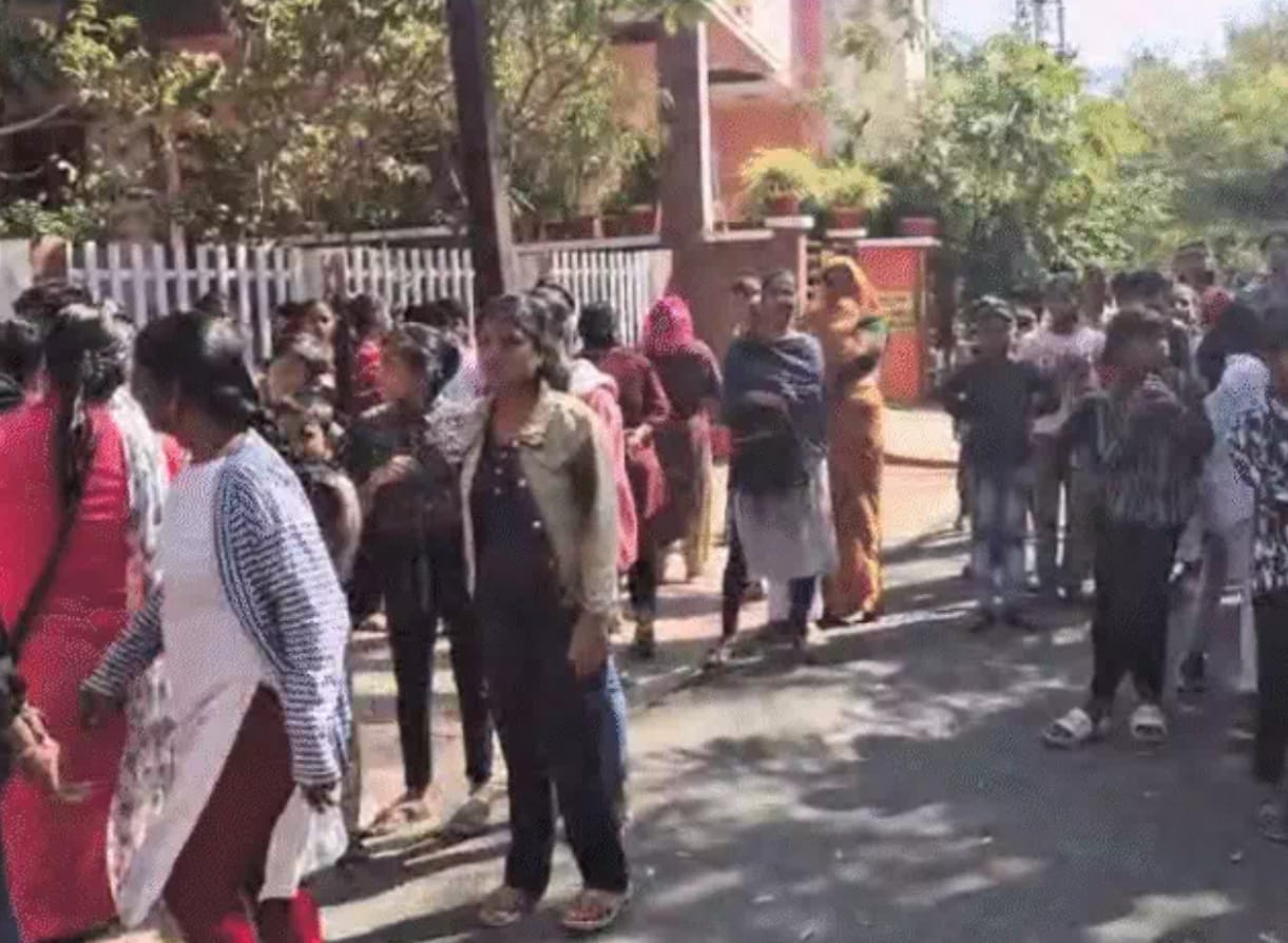 Indore: Sports teacher accused of molestation, Hindu activists reached police station, demonstrated