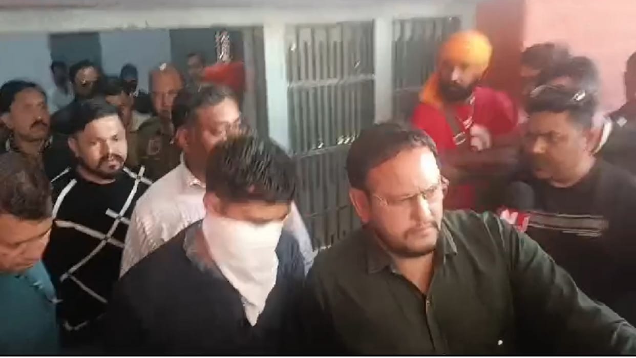 Big action of Anti Corruption Bureau in Kaithal, registry clerk arrested red handed while taking bribe