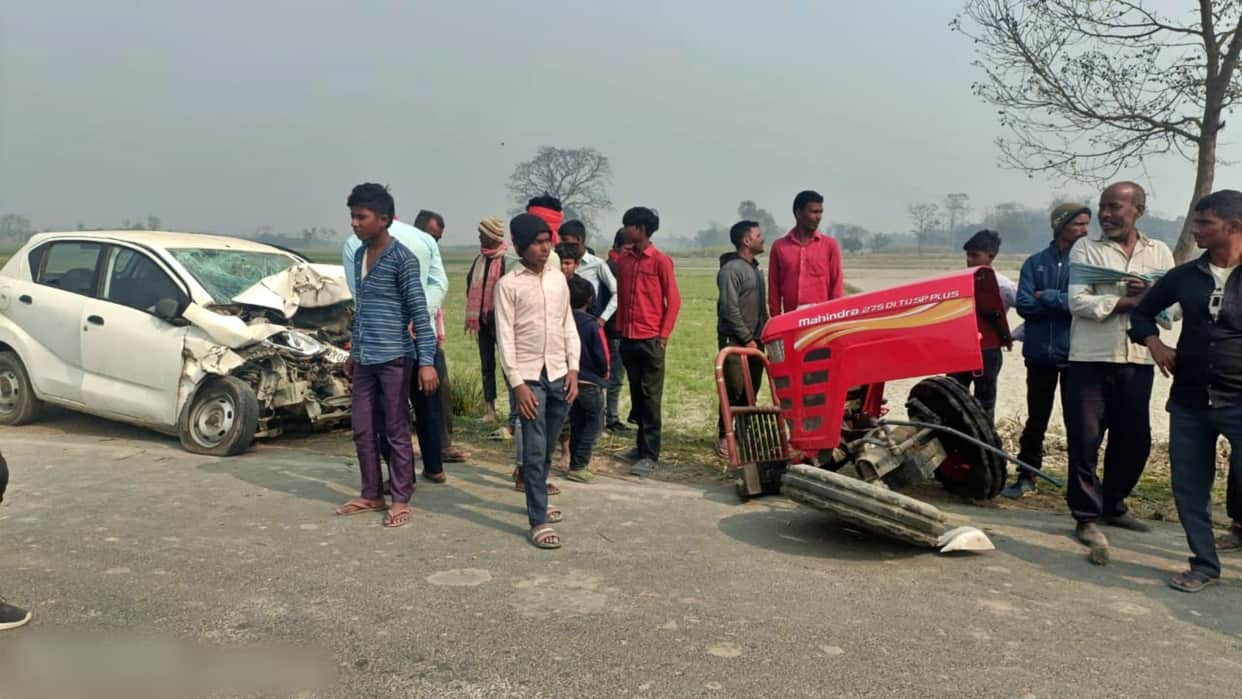 Bettiah: 7 people including family travelling in car seriously injured in horrific accident, Mahakumbh Snan