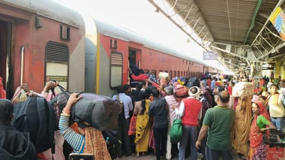 After New Delhi stampede security arrangement in train to prayagraj from patna free train ticket fact check