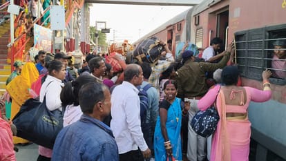 After New Delhi stampede security arrangement in train to prayagraj from patna free train ticket fact check