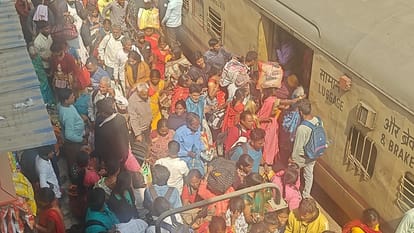 After New Delhi stampede security arrangement in train to prayagraj from patna free train ticket fact check
