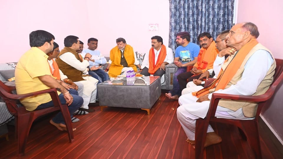 बीजेपी प्रदेश अध्यक्ष व अन्य