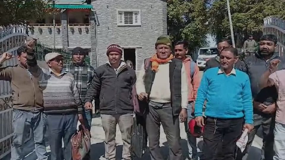 Forest chiefs protested against the forest department in the collectorate in pithoragarh