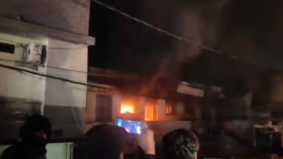 Guna: A huge fire broke out in the councillor's office in Guna, acid and medicine boxes kept at the spot burnt