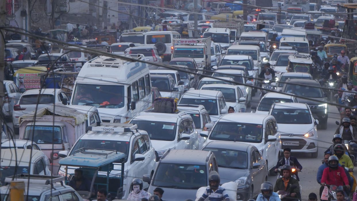 traffic jam in manduwadiha and Godaulia to Church road completely closed at Varanasi