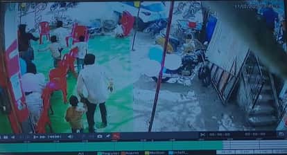 In Maihar, the doctor's high speed car rammed into a tea cart along with 4 bikes
