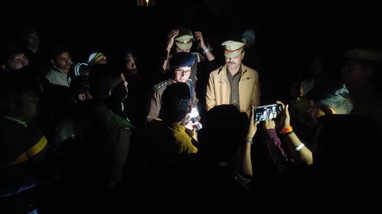 husband first cut wife's throat and then attacked dead body several times with a sickle