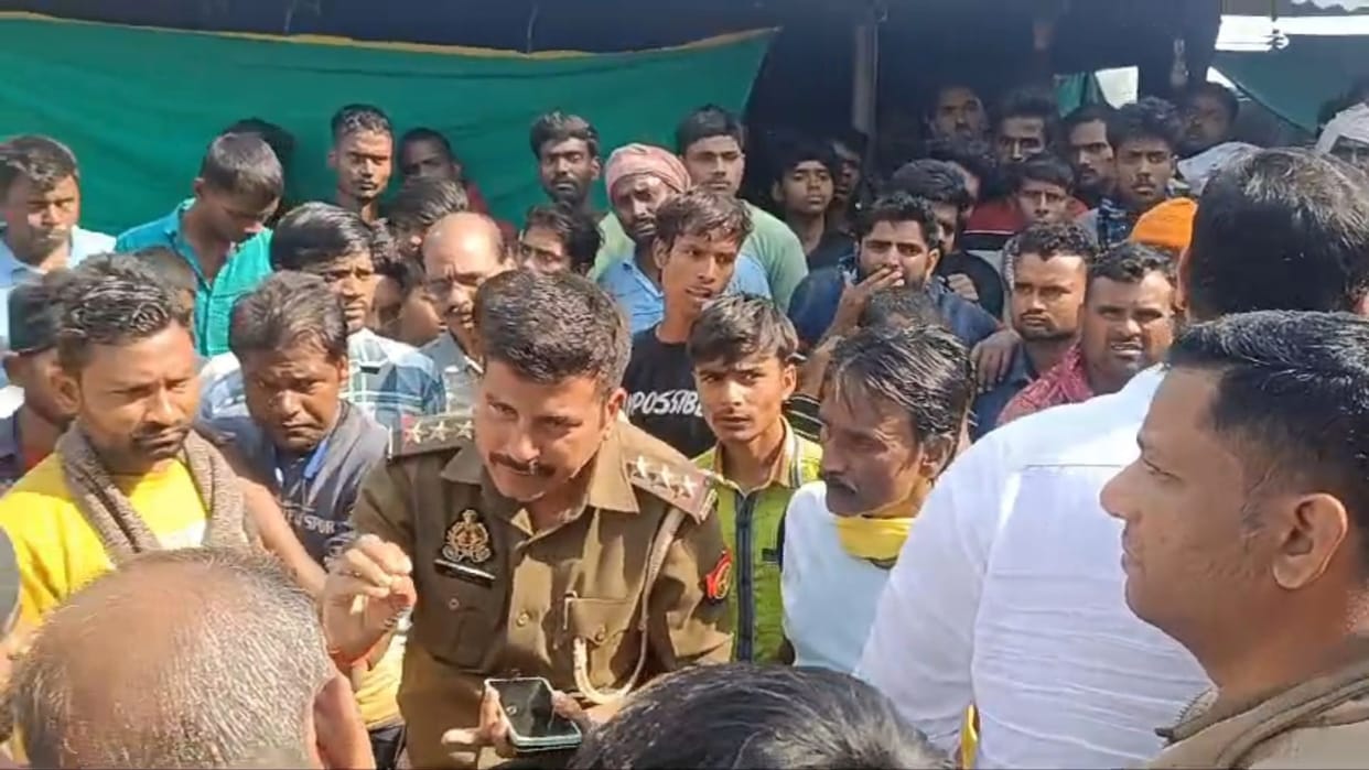 protest ended after 19 hours after getting written assurance of action in case of death of youth in Varanasi