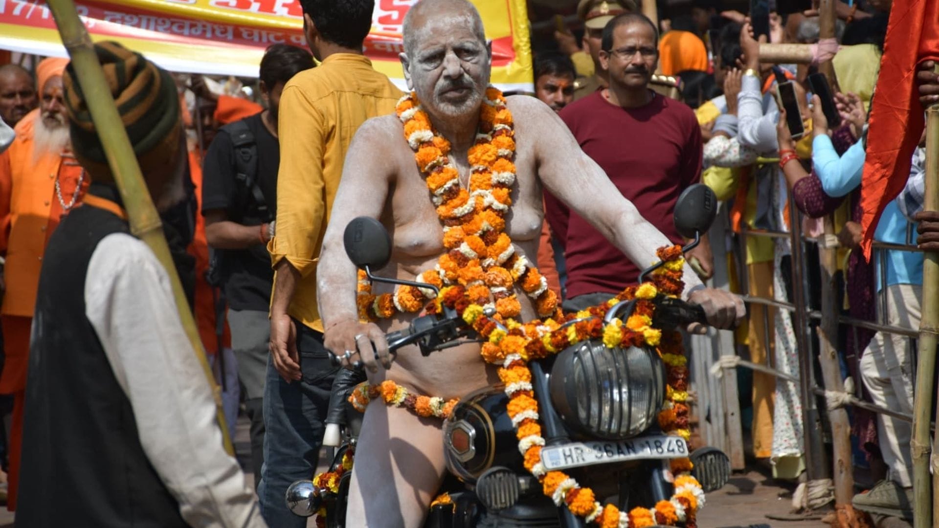 Ahwahan Arena procession in Kashi with naga sadhu and sants