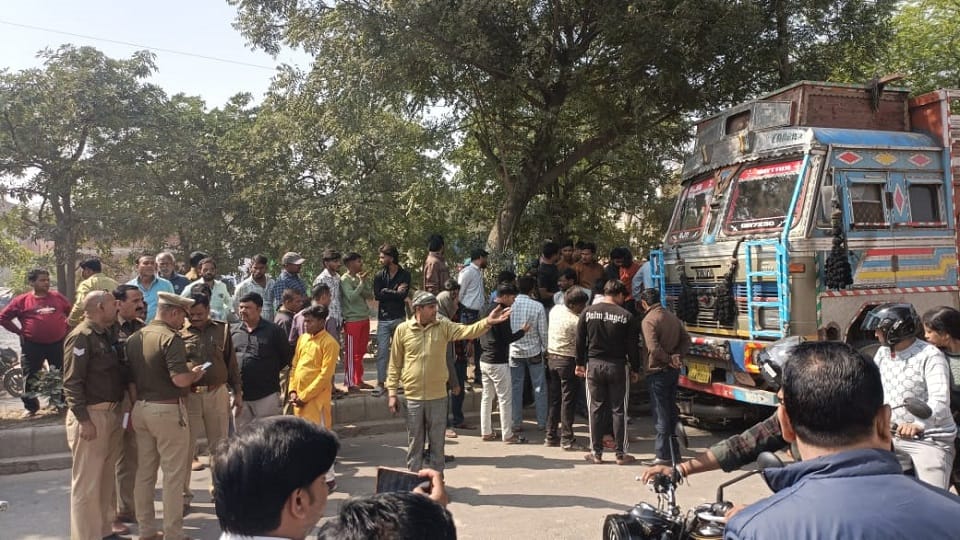 Horn of Death: Father and son lives ended in a moment pictures will shock your heart