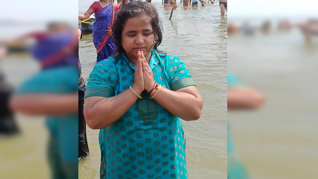 Nazneen Ansari took a dip in Sangam, if people of Muslim countries want peace then they should adopt Sanatan