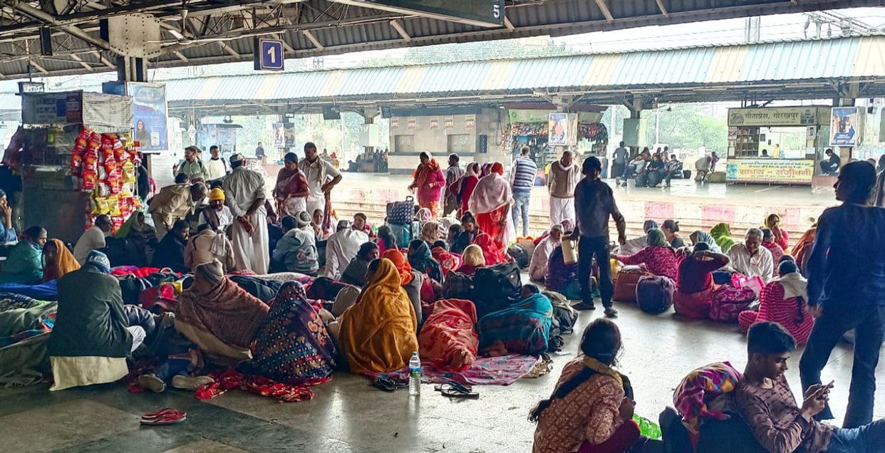 Railways suddenly canceled four passenger trains passengers got worried