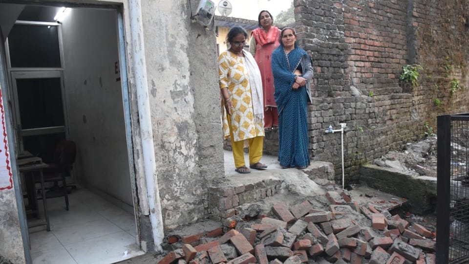 MDA action in Moradabad: Team that went to close illegal road opposed, wall demolished