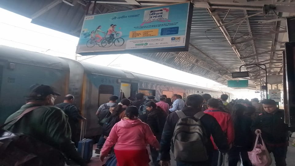 There is a problem on all the platforms of Haldwani railway station