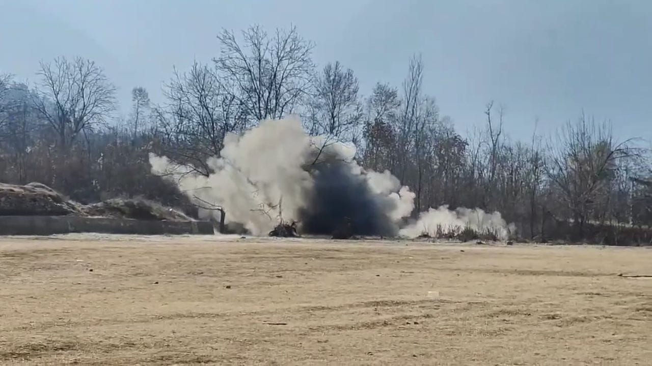 J&K: Suspected IED recovered in Pulwama's Tral, security forces sealed the area, BDS team neutralized it