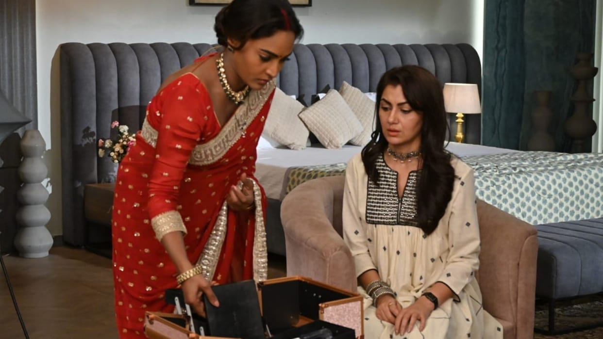 Kaise Mujhe Tum Mil Gaye and Bas Itna Sa Khwaab Exciting Crossover Episode Sriti Jha Rajshree Thakur