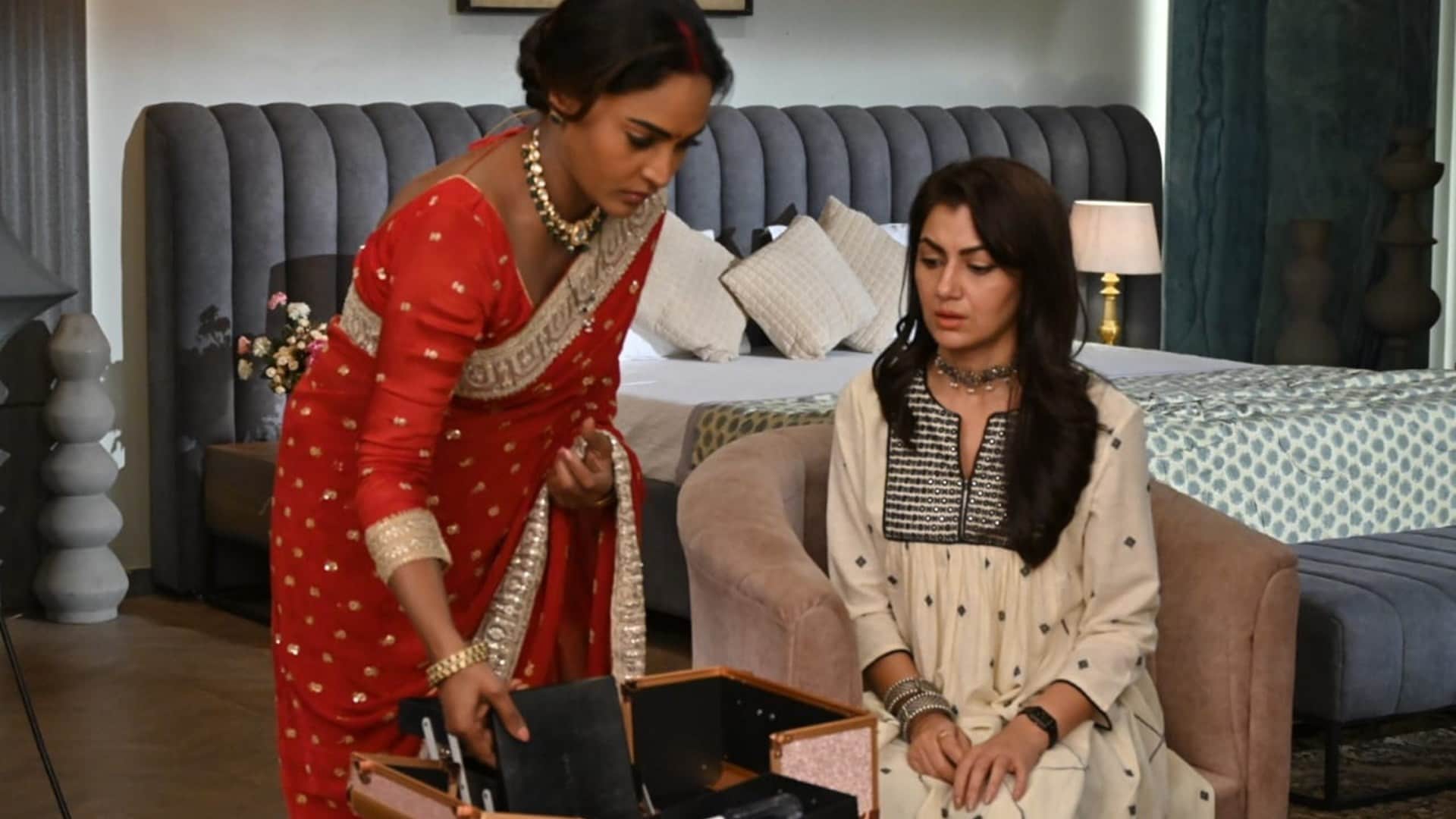 Kaise Mujhe Tum Mil Gaye and Bas Itna Sa Khwaab Exciting Crossover Episode Sriti Jha Rajshree Thakur