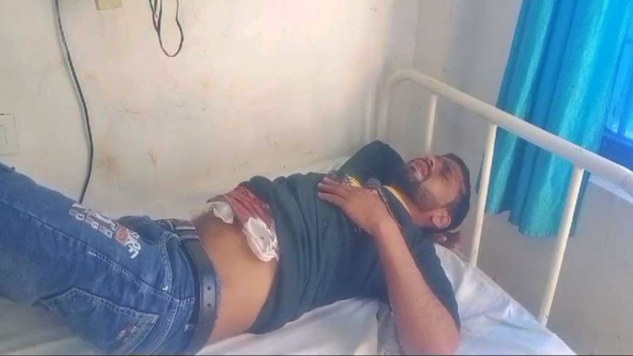 Rohtas News: Girlfriend brutally murdered after entering house, crazy lover also stabbed himself