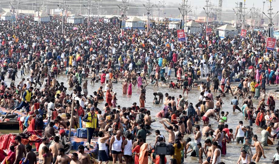 Endless flow of devotion at the Sangam, till now 55 crore devotees have taken a dip in the Mahakumbh.