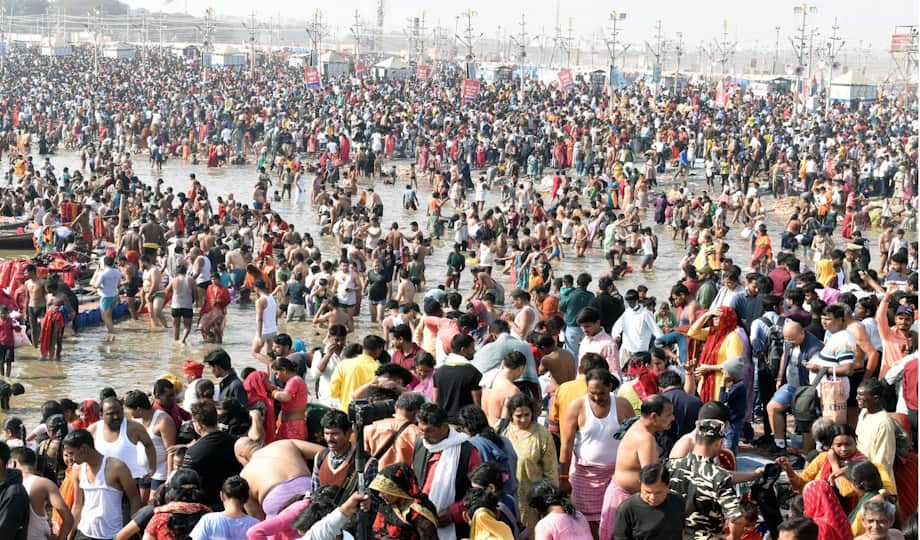 Endless flow of devotion at the Sangam, till now 55 crore devotees have taken a dip in the Mahakumbh.