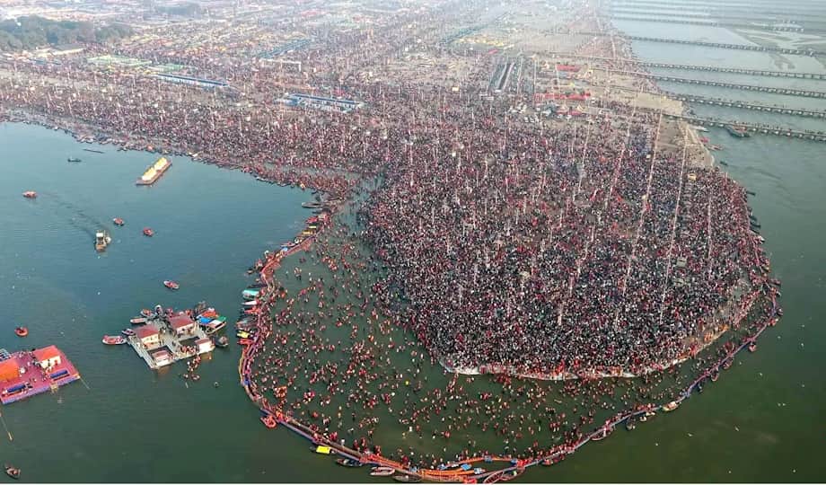 Endless flow of devotion at the Sangam, till now 55 crore devotees have taken a dip in the Mahakumbh.