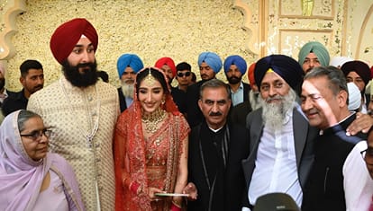 Big politicians including Vice President and Governor attended sukhbir badal daughter wedding photo gallery