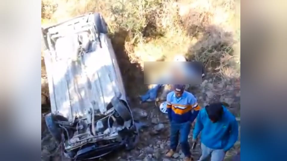 Tehri Accident News: Car fell into ditch on Bangiyal-Jwarna motor road driver dies one injured