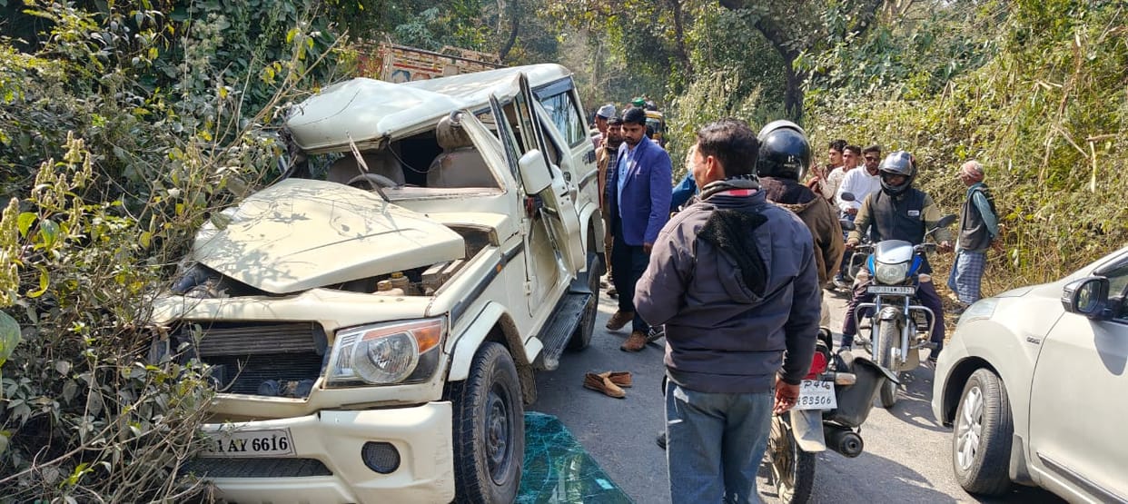 Bahraich: Bolero and pickup collide head-on, six seriously injured including BJP leader