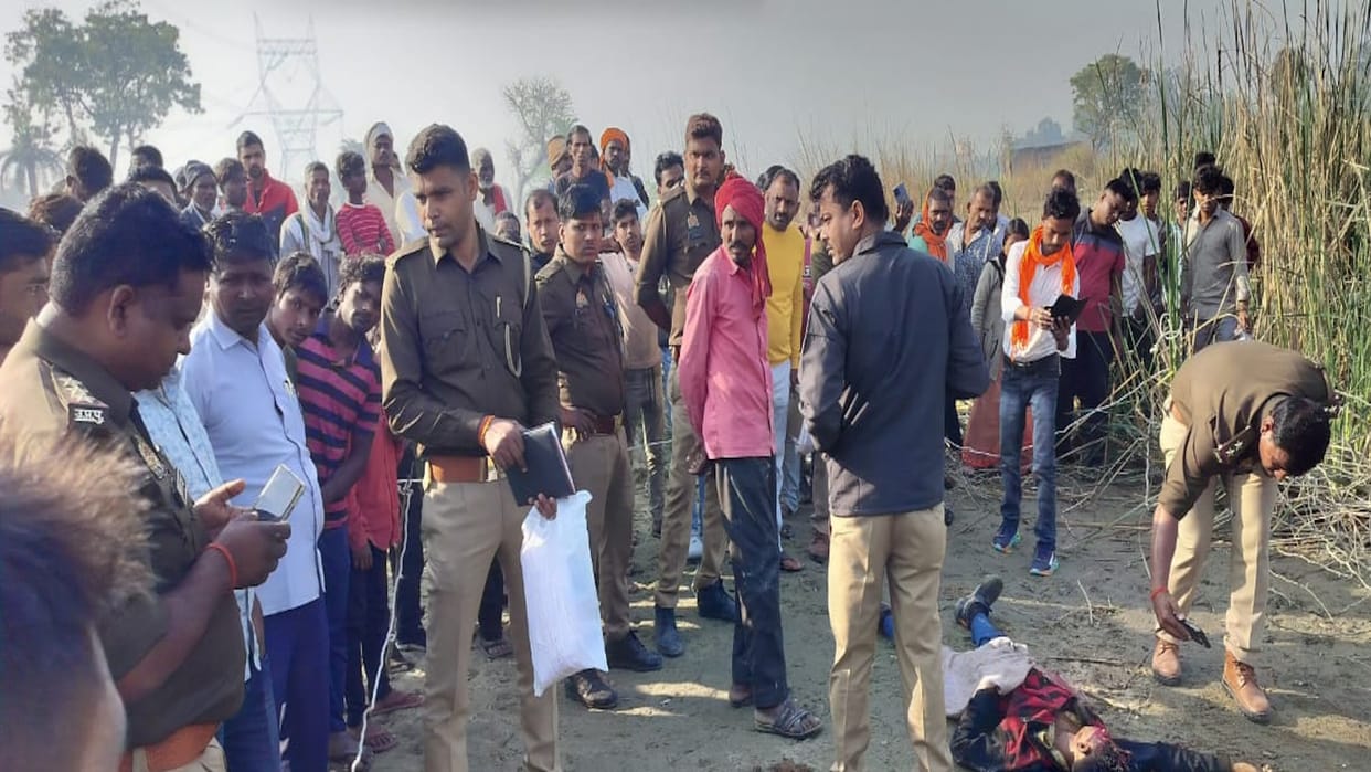 Teenager brutally murdered by beheading in Phulpur, body could not be identified.