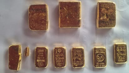 BSF foils attempt to smuggle gold on India-Bangladesh border, smuggler arrested