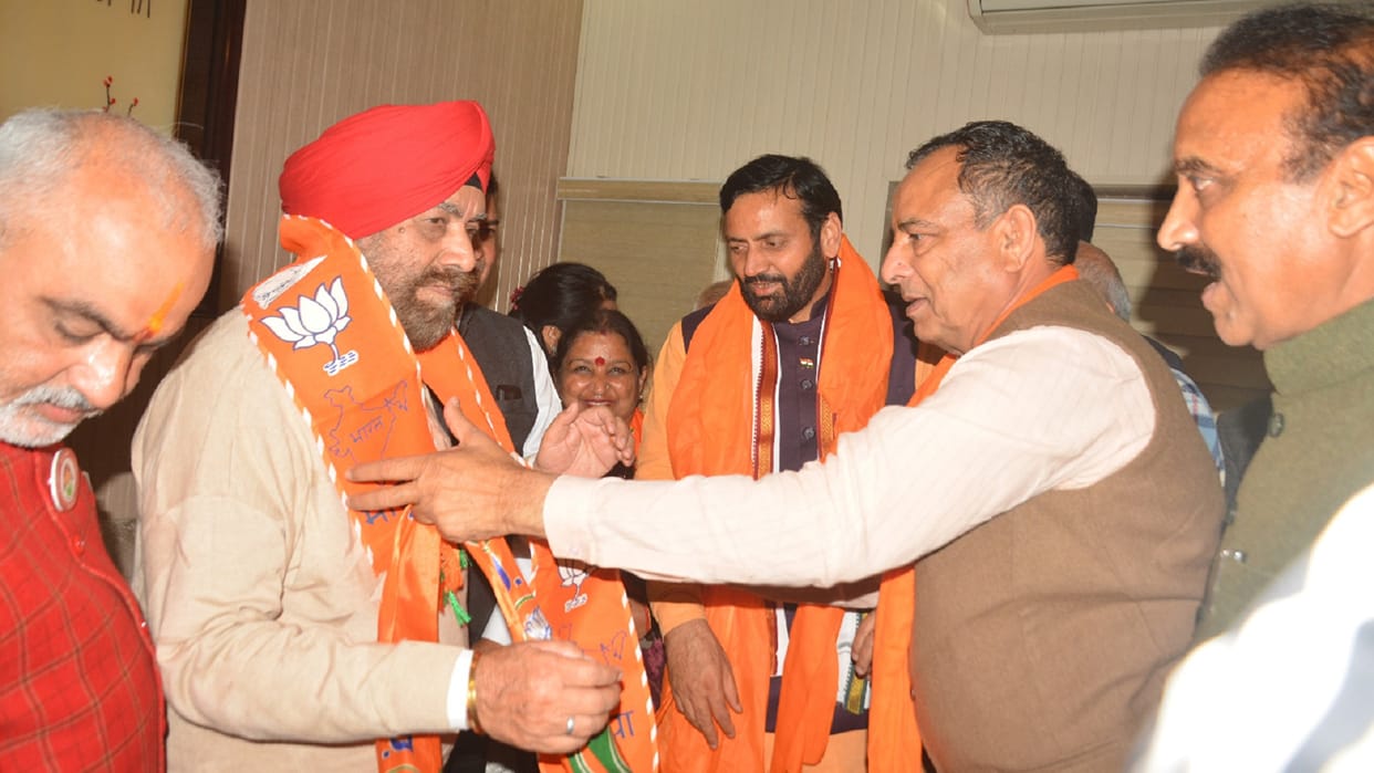 Haryana Nikay Chunav Big Blow to Congress Ahead Leader Who Contested Against CM Saini Joins BJP