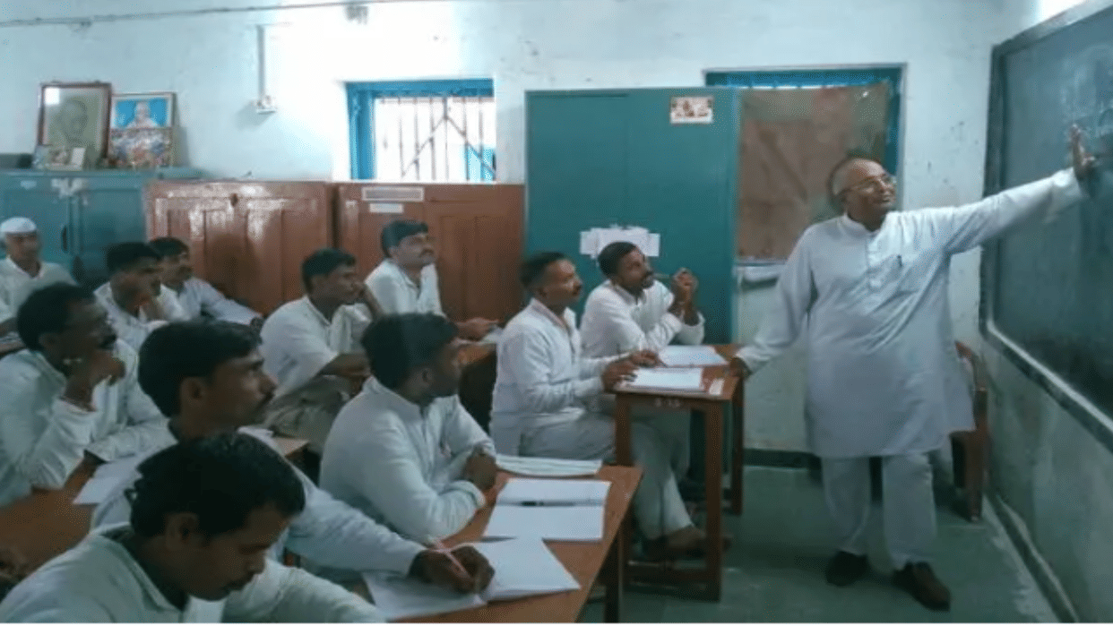Indore News Prison Inmates Learning Fluent English, Aiming for a New Life