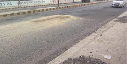 Amar Ujala investigation 1000 crores wasted in potholes lakhs of people forced to walk with jerks