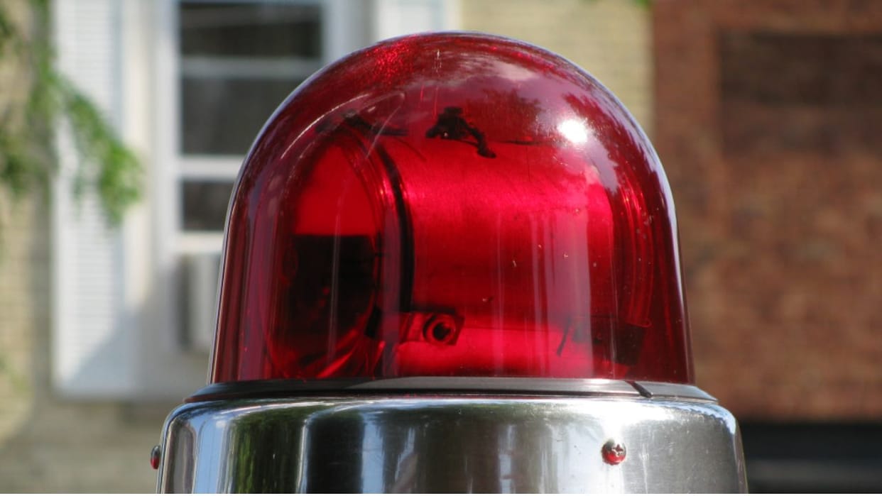 Many government officials in Himachal are using flasher lights and red lights on their vehicles