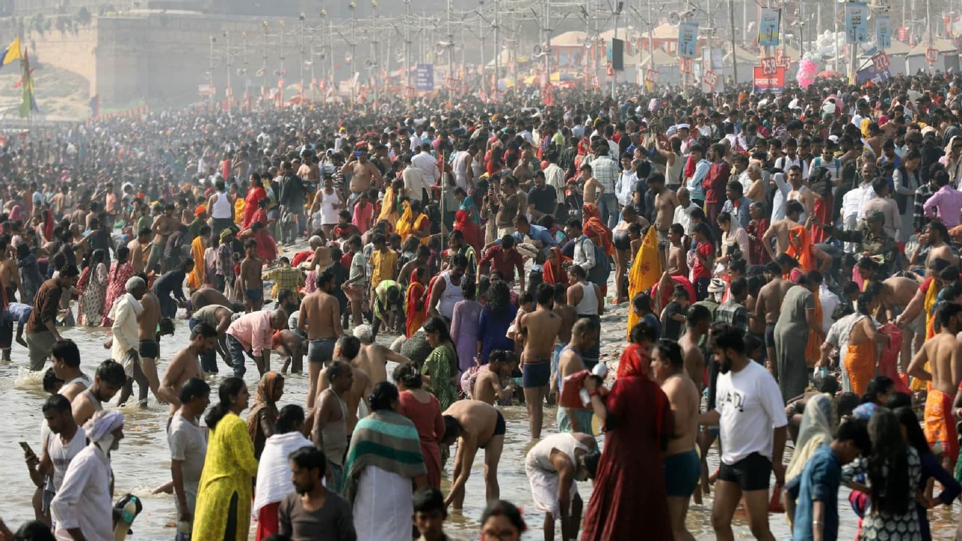 MahaKumbh 2025 MahaKumbh is decided by special dates not by number of devotees