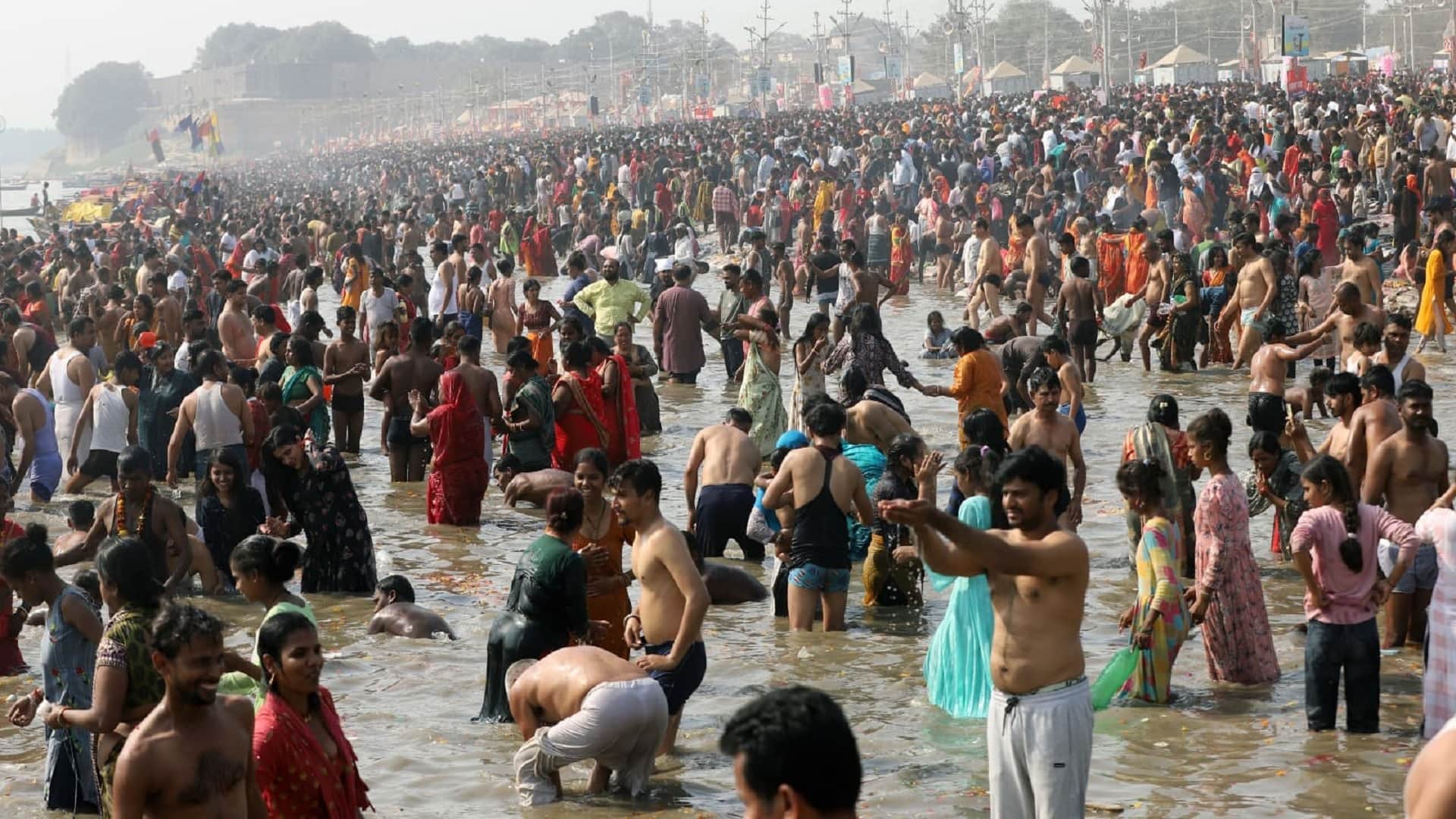 MahaKumbh 2025 MahaKumbh is decided by special dates not by number of devotees