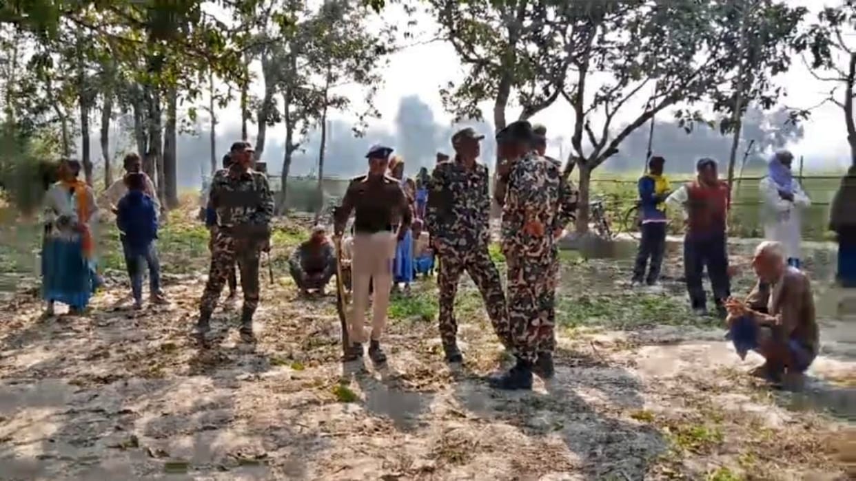 Muzaffarpur: Body of middle aged man found hanging from tree under suspicious circumstances; murder suspected